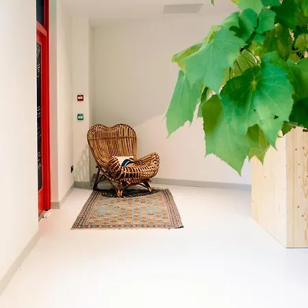 The Elephant & Albergue Maastricht